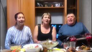 картинка: Бедная девица ! Всю жизнь ее поет!  ПОЛНАЯ ВЕРСИЯ