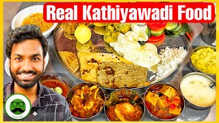 Eating Real Kathiyawadi Food Dinner in Rajkot | Veggie Paaji Gujarat