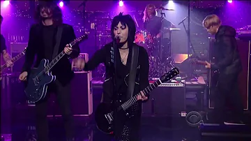 TV Live: Joan Jett with Foo Fighters - "Bad Reputation" (Letterman 2011)