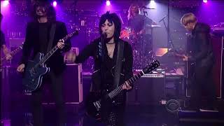 TV Live: Joan Jett with Foo Fighters - &quot;Bad Reputation&quot; (Letterman 2011)