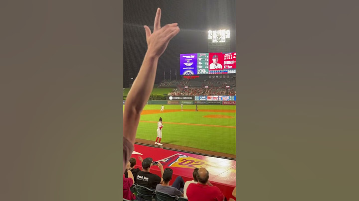 Angels runners tag up on this pop fly