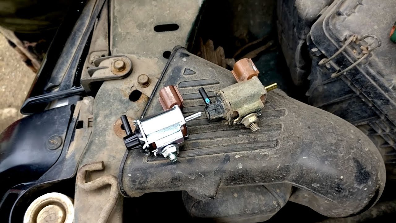 Замена Электромагнитного клапана отработанных газов - YouTube