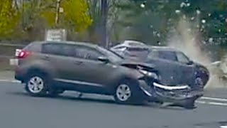 IDIOT RUNS RED LIGHT, CAUSES MASSIVE CAR CRASH
