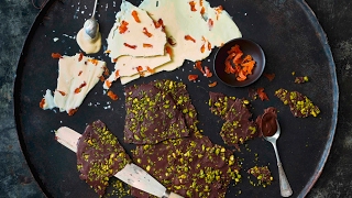 Recette: faire sa tablette de chocolat aux abricots et aux pistaches soi-même | FOOBY