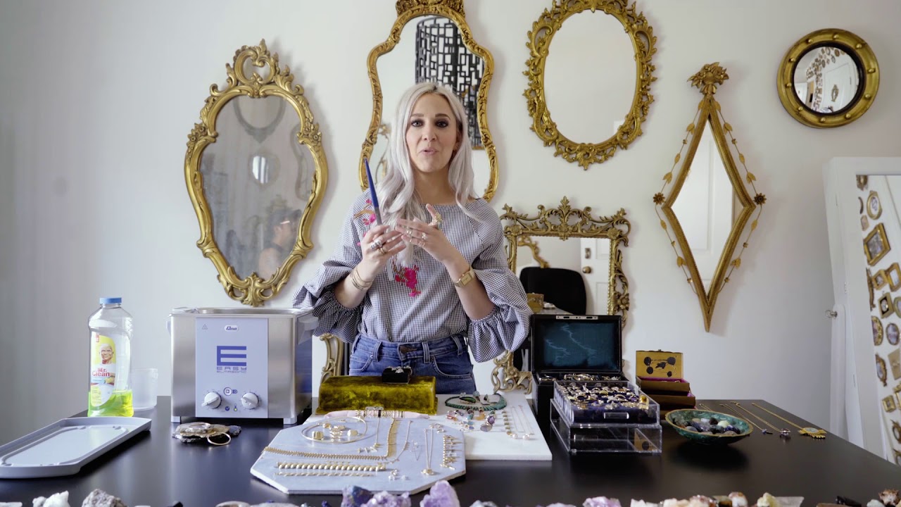 How to Clean Gold Jewelry with Gem Gossip - YouTube