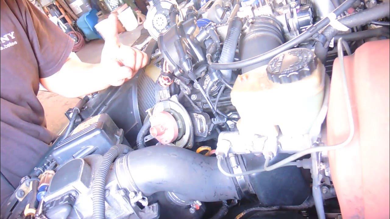 Toyota Repair - 3VZE Distributor Removal (Part 1) - YouTube