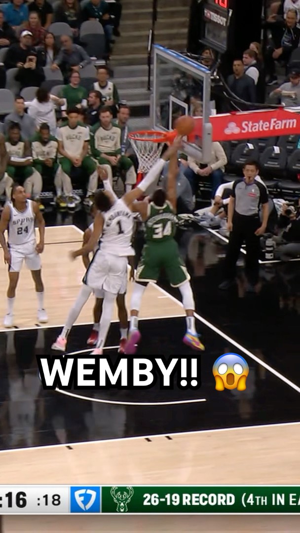 Wemby with back-to-back blocks on Giannis! ?‍♂️