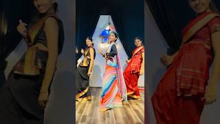 Pinky Hai Pese Walo Ki Dance Video