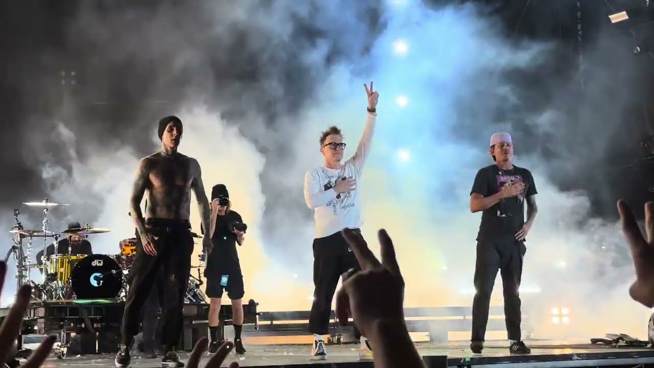 blink-182 - One More Time (live 10/22/2023 WWWY23)