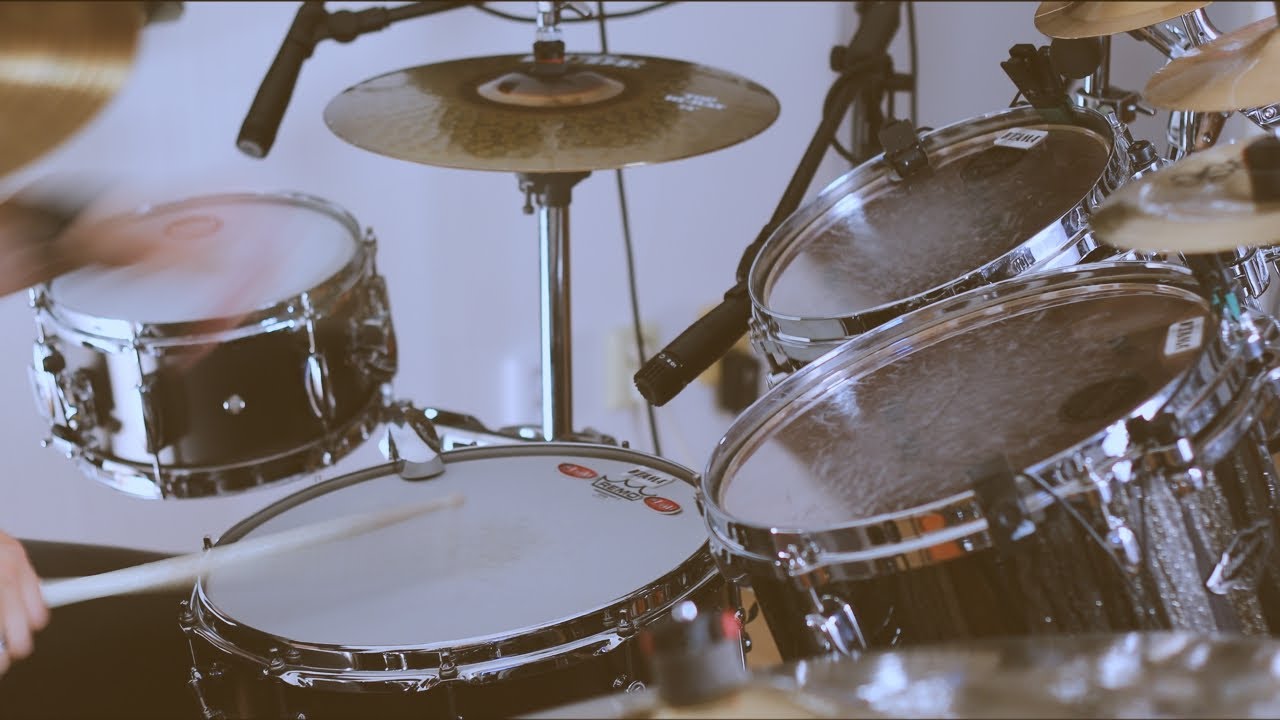 Patrik Sas performs Luminol by Steven Wilson