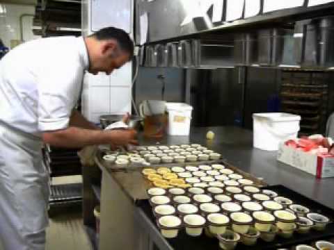 Making cakes and pastries Pasticceria Fratelli Luc...