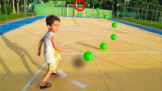 DESAFIO DO TRAVESSÃO - Crianças Brincando de Futebol c/ Bola do Patati Patatá - Paulinho e Toquinho