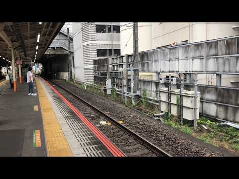 茅ヶ崎駅で下り線サフィール踊り子の通過を撮影しました