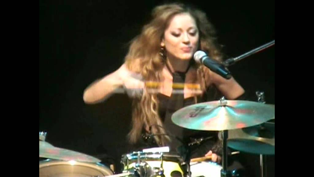 Highway to hell (ac dc) -Tania Kikidi - live