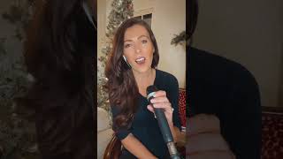 Singing a little White Christmas 🎄