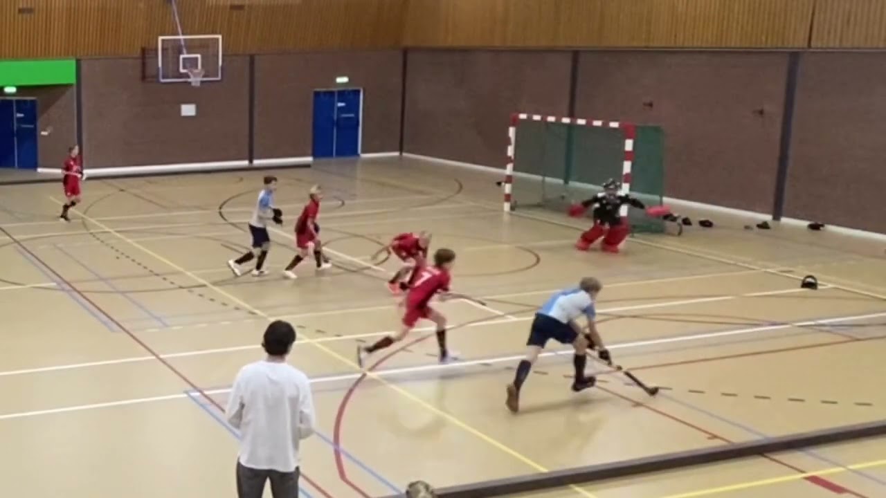 Highlights Victor (keeper HBS JO14-1) vs Hurley en Rood-Wit JO14-1 hockey zaal topklasse 06-12-2025