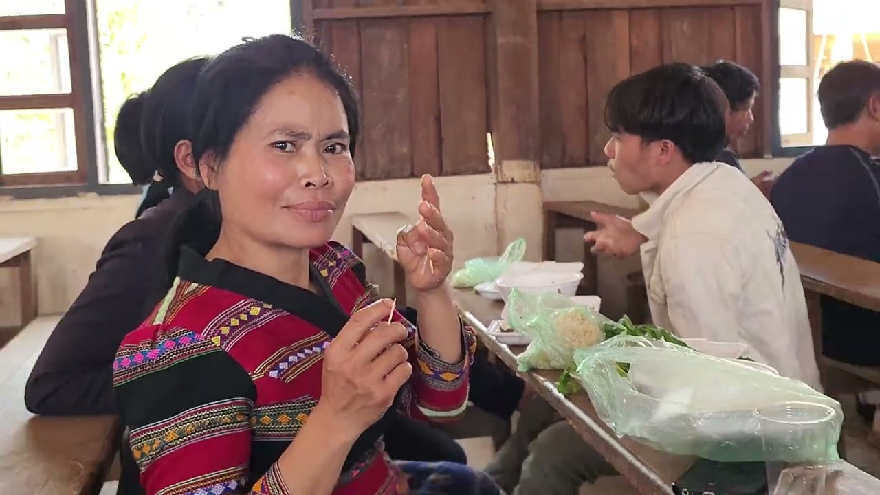 ພາເຂົ້າສາມຂີມື້ປອນບັດ