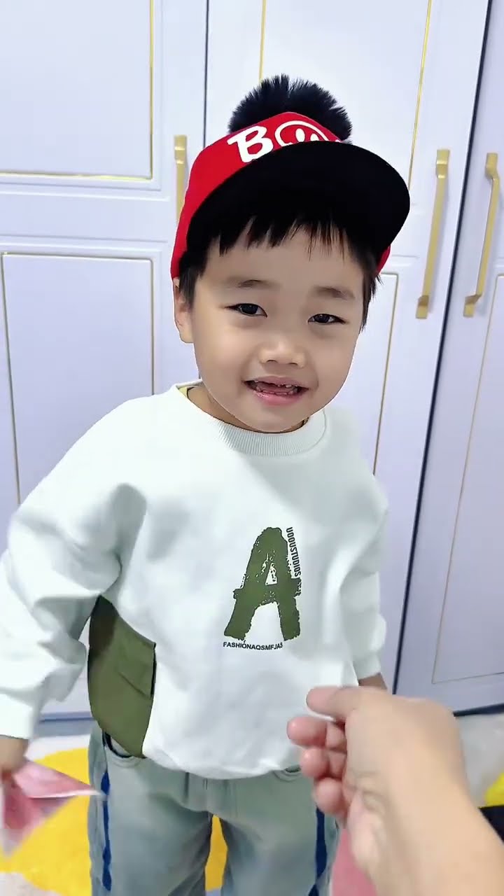 还是儿子厉害，一转眼就挣这么多，不服都不行！#Cute baby#Cute#呆萌小米宝#聪明宝宝#萌娃