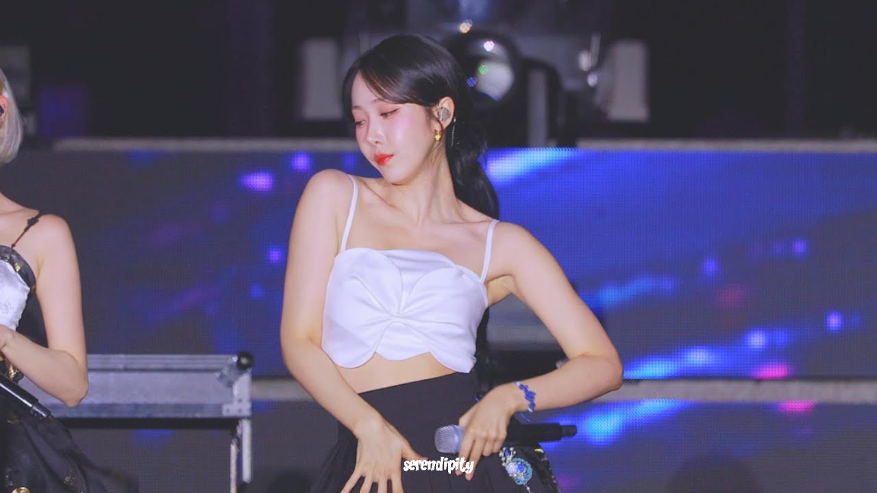 250814 광복 80주년 전야제 대한이 살았다!  'La La Love Me' 비비지 신비(VIVIZ SinB) 직캠