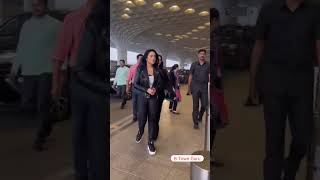 Amruta Fadnavis With High Security At Mumbai Airport
