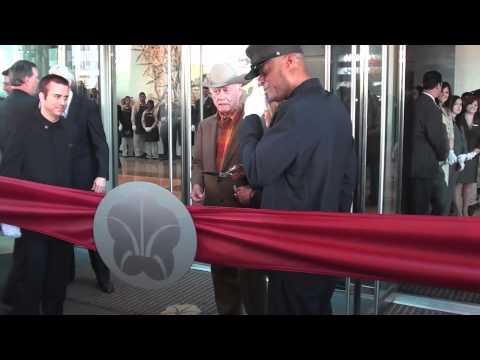 Larry Hagman & Linda Gray - Omni Ribbon Cutting