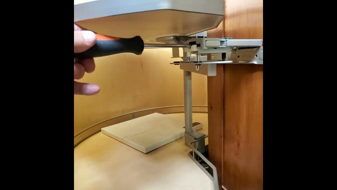 ADJUSTING LAZY SUSAN DOORS YouTube