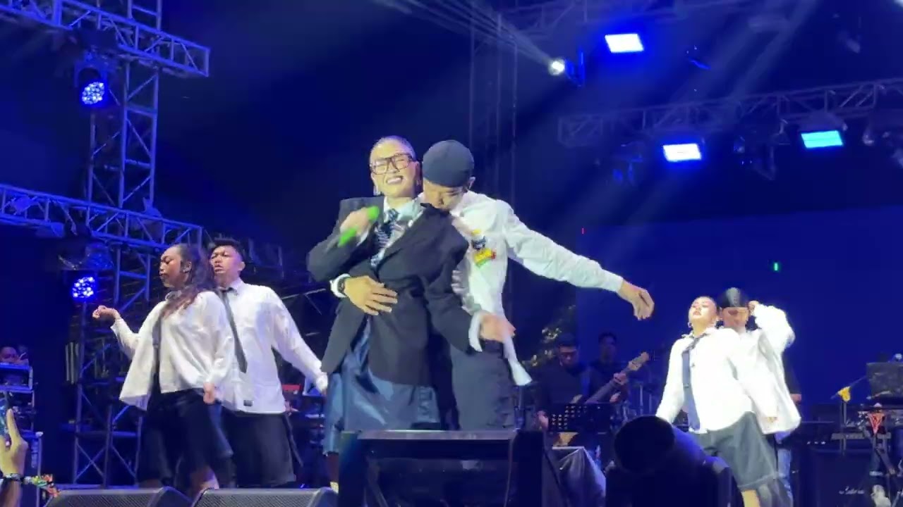 AGNEZ MO - DAMN I LOVE YOU // Live at Kiara Artha Park Bandung 22/02/2025