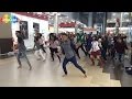 Танцевальный флешмоб в торговом центре Архангельска