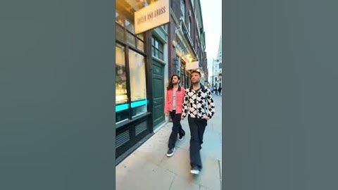 Gay couple kissing on the street #gay #gaycouple #couple #couplegoals