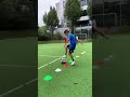طفل موهوب جدا شاهد كيف يلعب كرة القدم