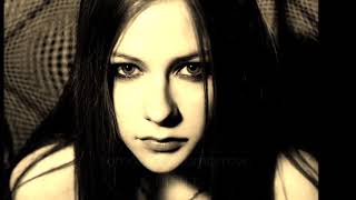 Tomorrow / Avril Lavigne　歌詞・和訳