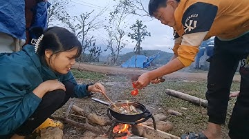 Em Tủa( Cậu Bé Lang Thang Từ Nhỏ) Lần Đầu Tiên Được Ăn Món Cá Nấu Dưa Chua |Cói Lalin