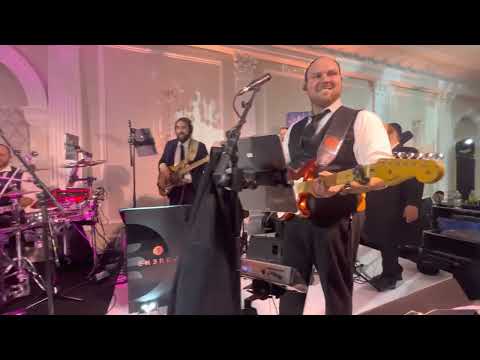 Energy band singer yakov shwekey and zemiros choir