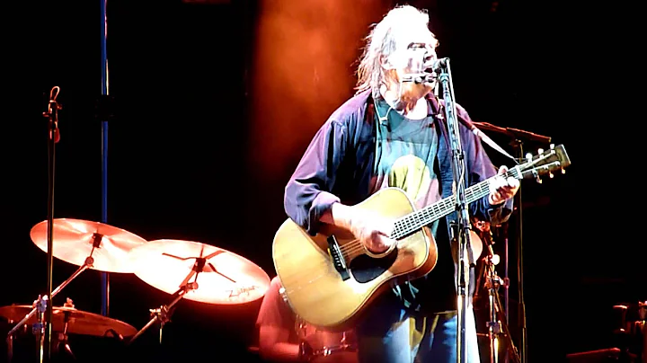 Neil Young-Heart Of Gold (New Sound) Live From Hyd...