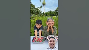 Hai ông cháu té nước nhau siêu cute #funny #food #topgamedoithuonguytin #fruit #vuichoicungcon