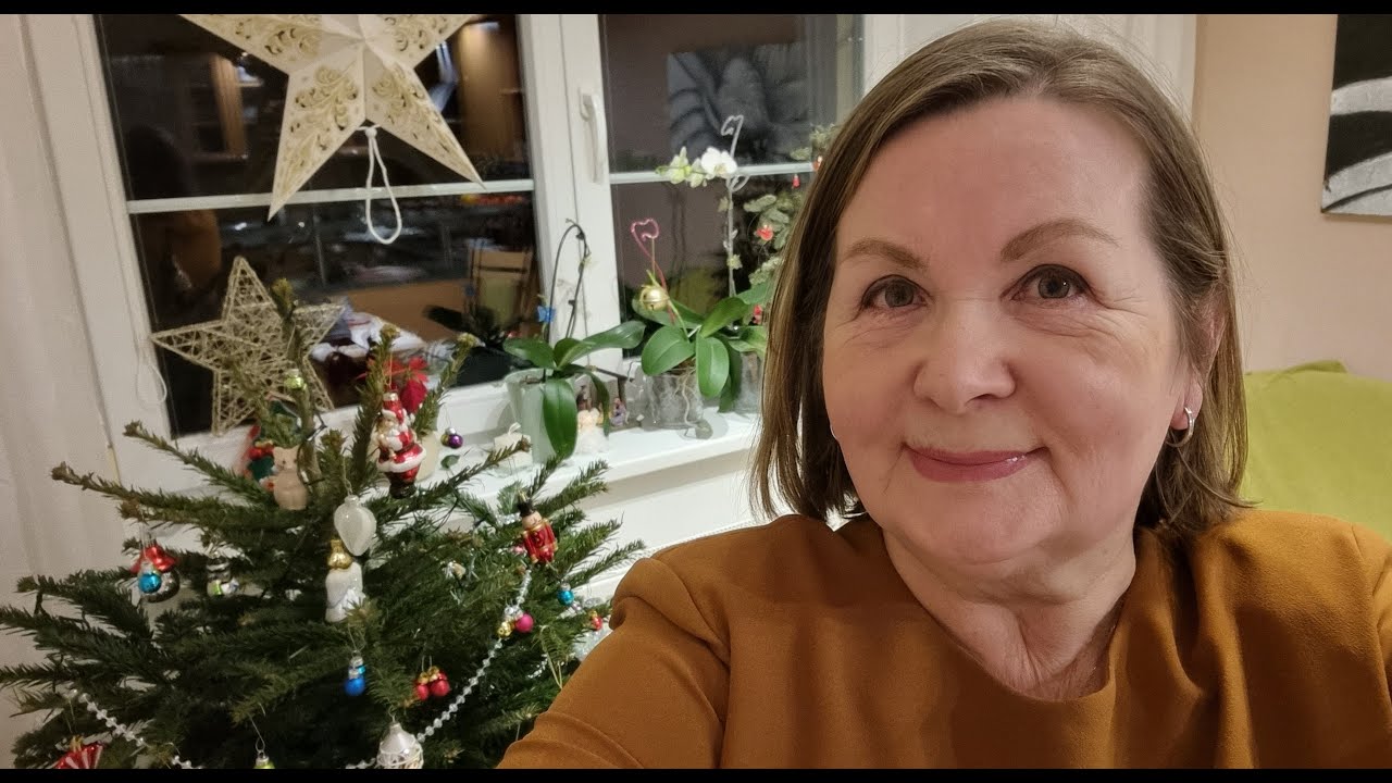 Платье элегантное на подкладке.