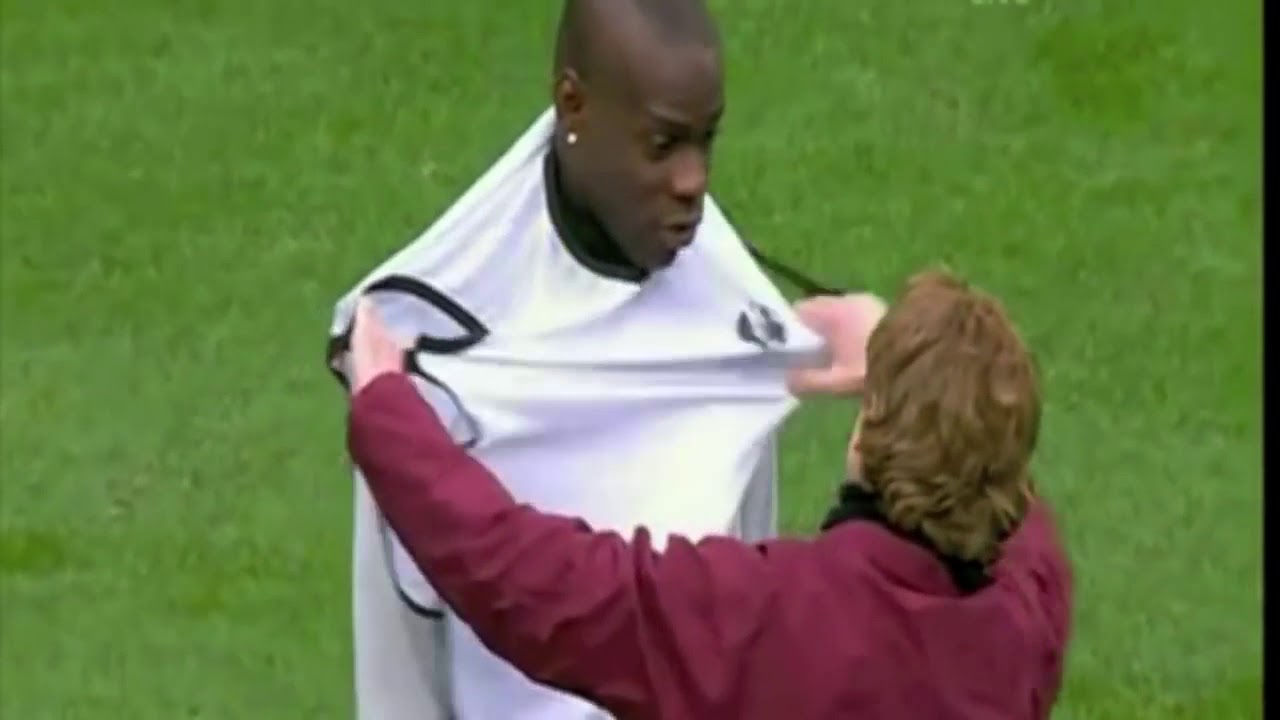 𝔹𝕚𝕜𝕚𝟡𝟘 𝕍𝕚𝕟𝕥𝕒𝕘𝕖 🎥 It's a hard knock life  Mario Balotelli v s Hesje bib (ℝ𝕖𝕦𝕡𝕝𝕠𝕒𝕕)