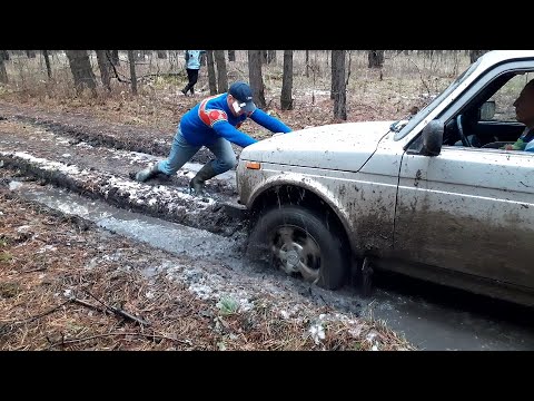 Дастер по грязи