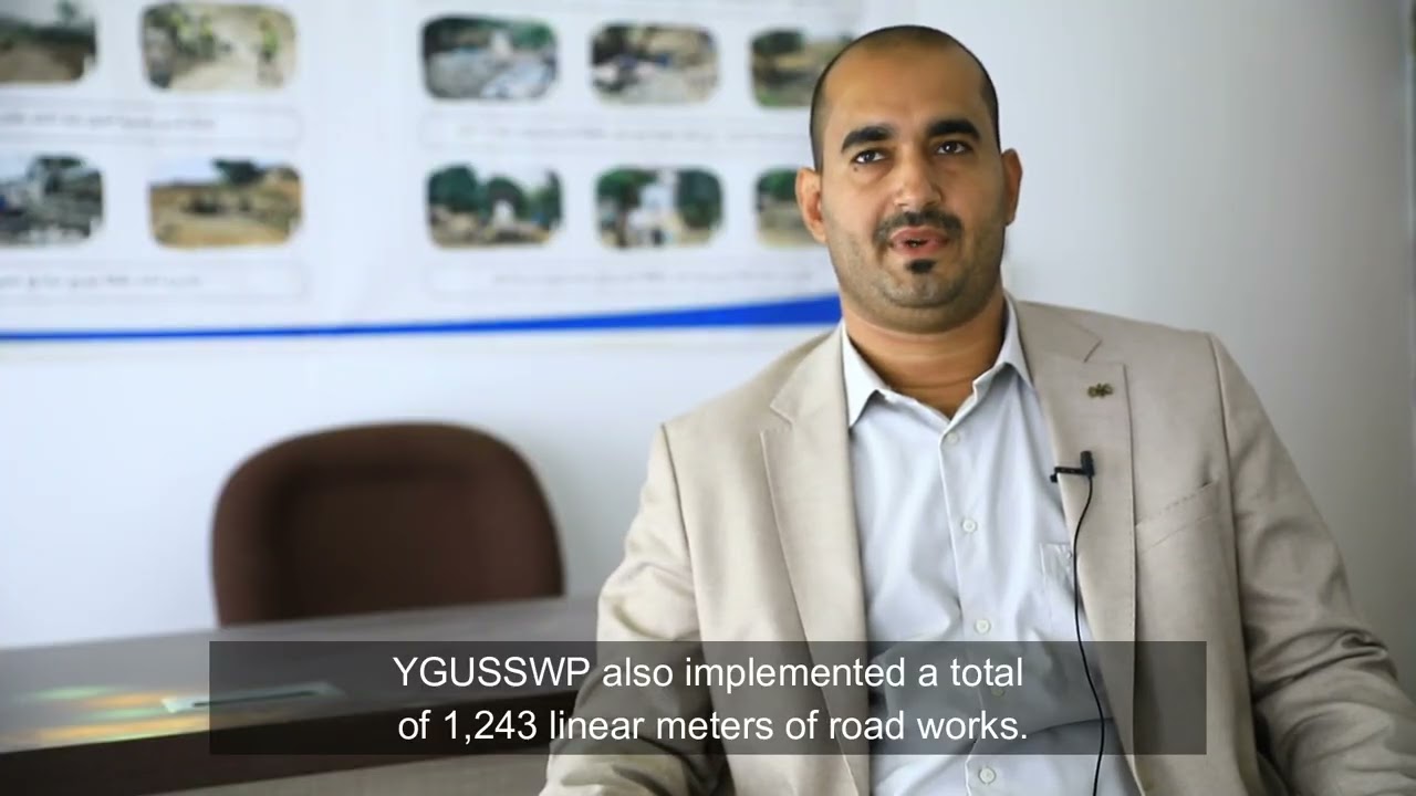 من المعاناة إلى الوصول الآمن   قصة نجاح رصف طرق مواقع النزوح في حجة