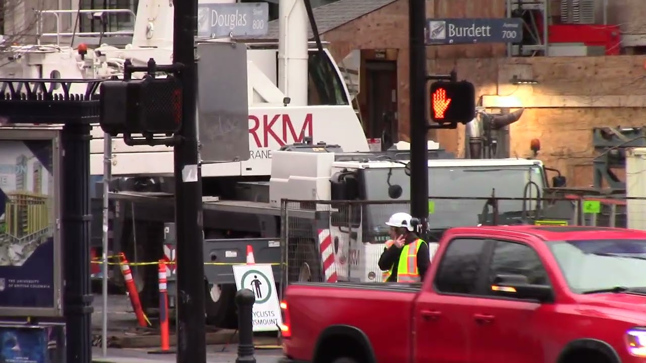 07/2021 LIEBHERR LTM 1250-5.1, RKM CRANE SERVICES No. 275, Victoria, B.C., December 19, 2025, Part 1