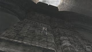 Shadow of the Colossus - Climbing the central column (Barbas arena)