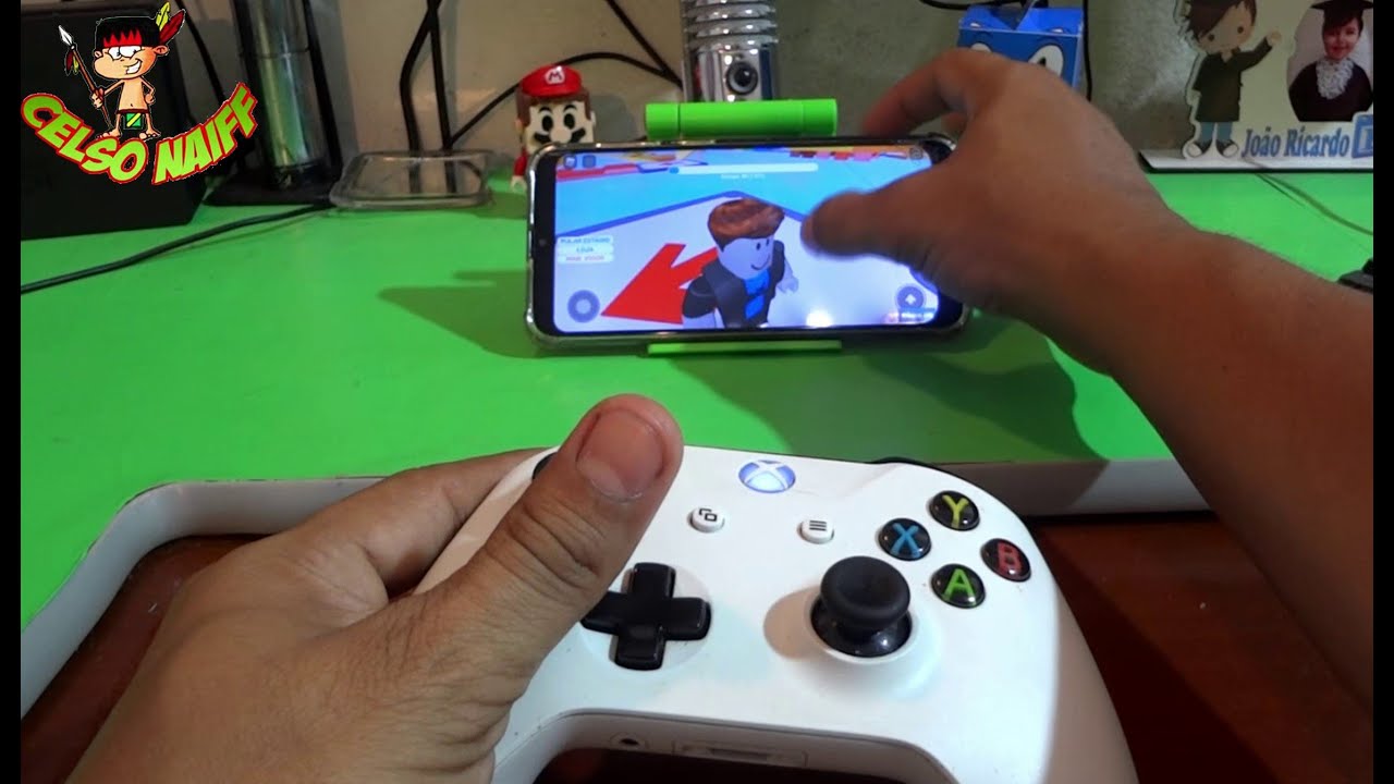 Jogando ROBLOX no Xbox One! 