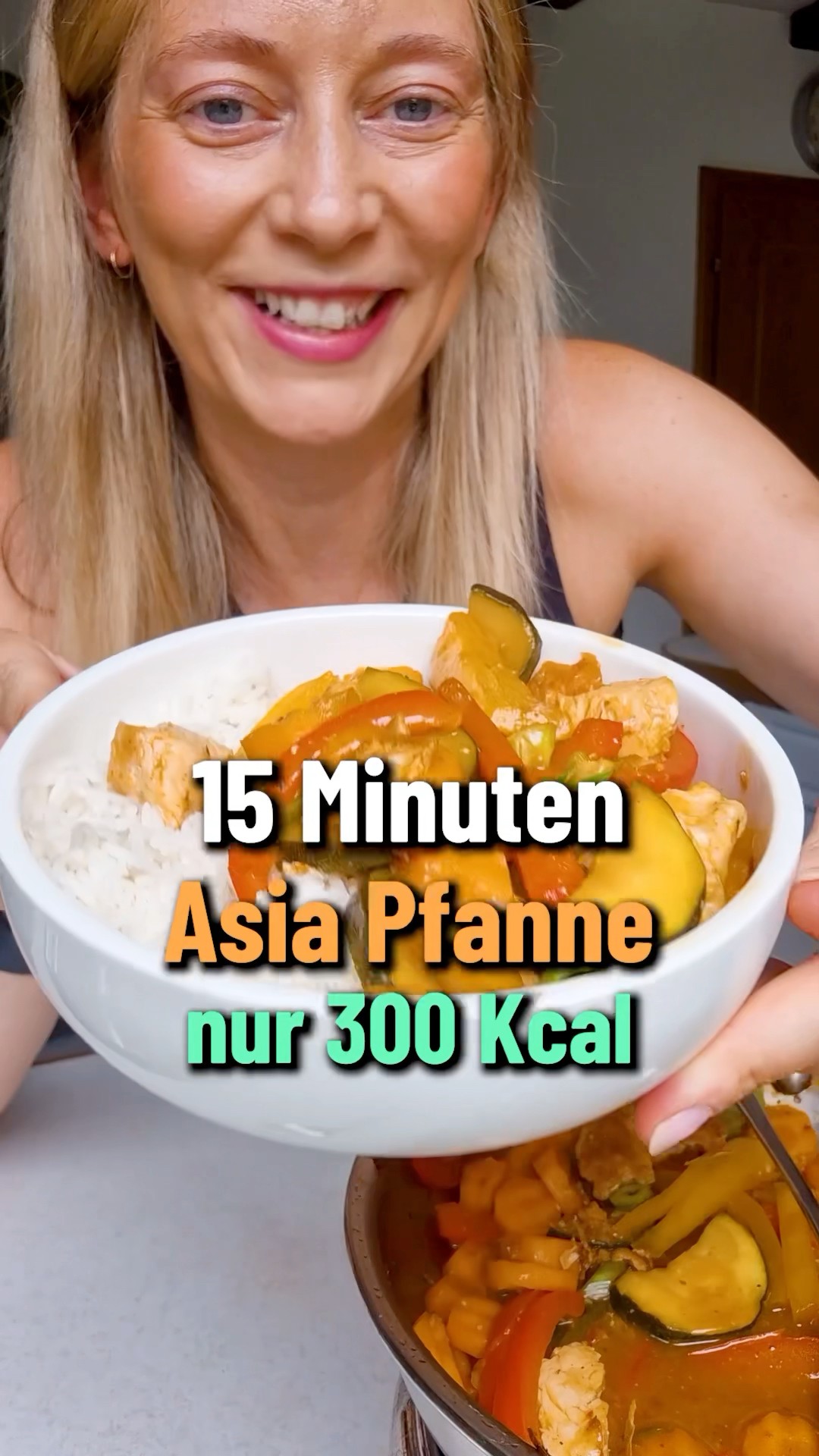 Schnelle Asia Pfanne | Wok Gericht mit nur 300 Kcal 🍛 - YouTube