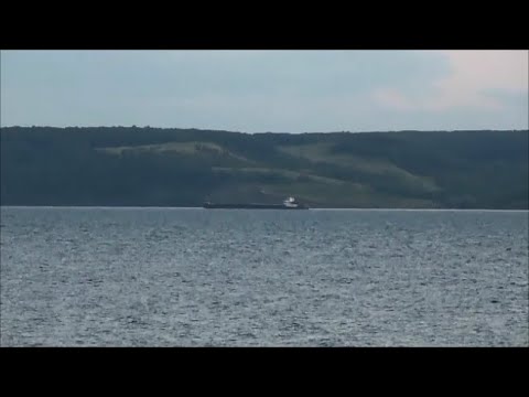 Сухогруз на волге
