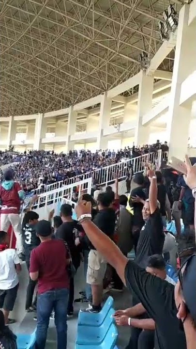 Saling Lempar !! Derby Jateng PERSIS VS PSIS SEMARANG