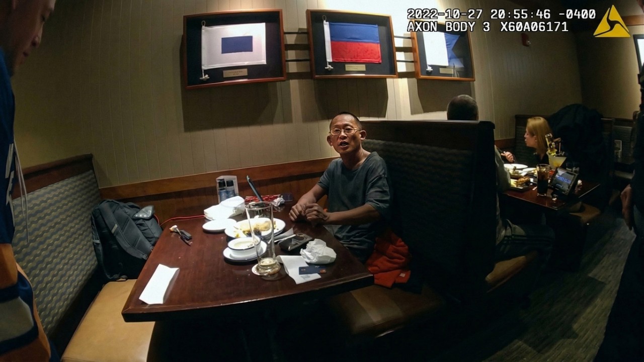 TikTok Streamer Caught Trying to Skip Red Lobster Bill... Again 🦞