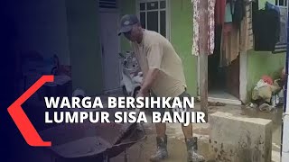 Pasca Banjir, Warga di Sorong Bersihkan Sisa Lumpur