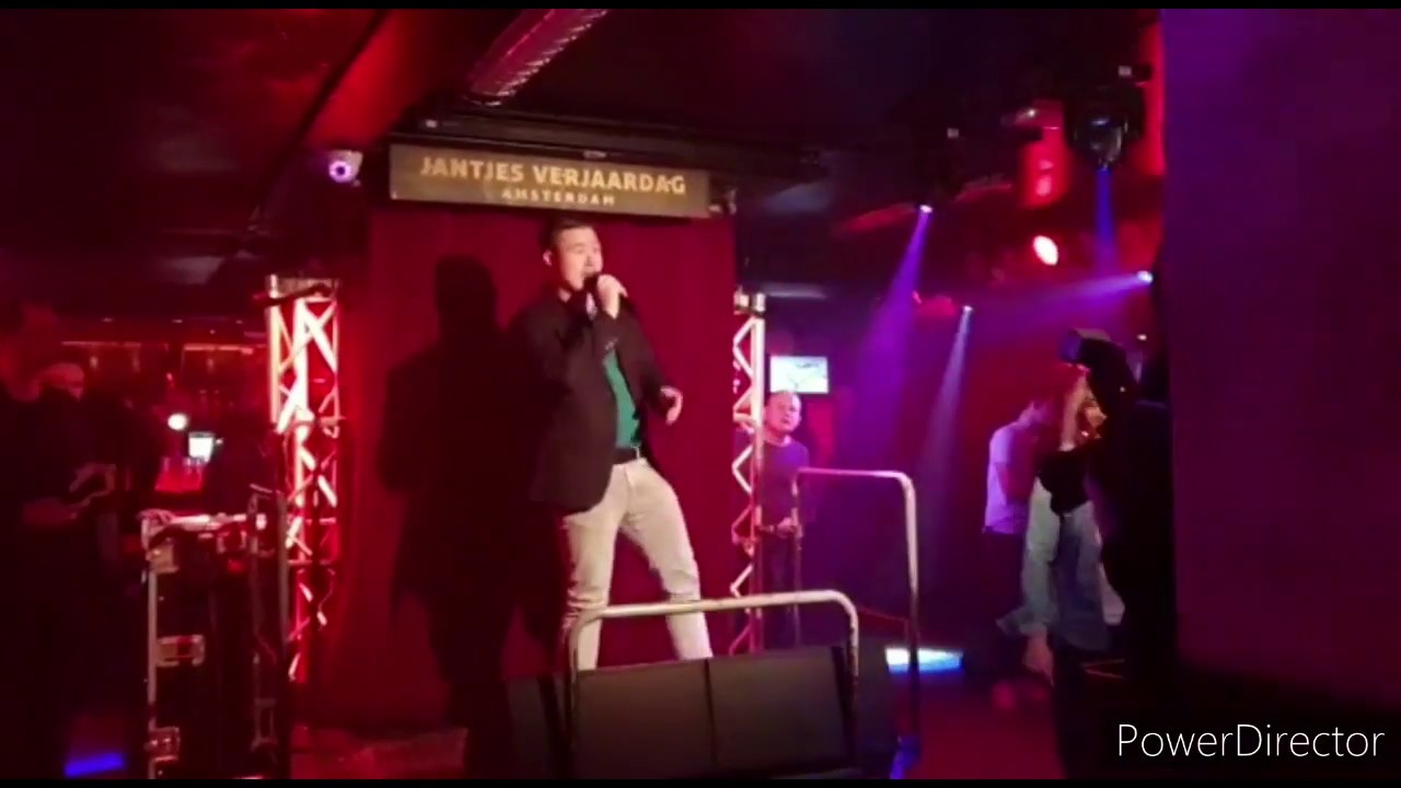 Thomas Oudshoorn zingt stiekem gedanst YouTube