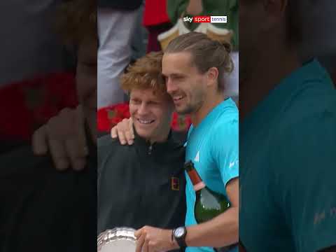 Video Sinner e Zverev scherzano durante la cerimonia di premiazione!