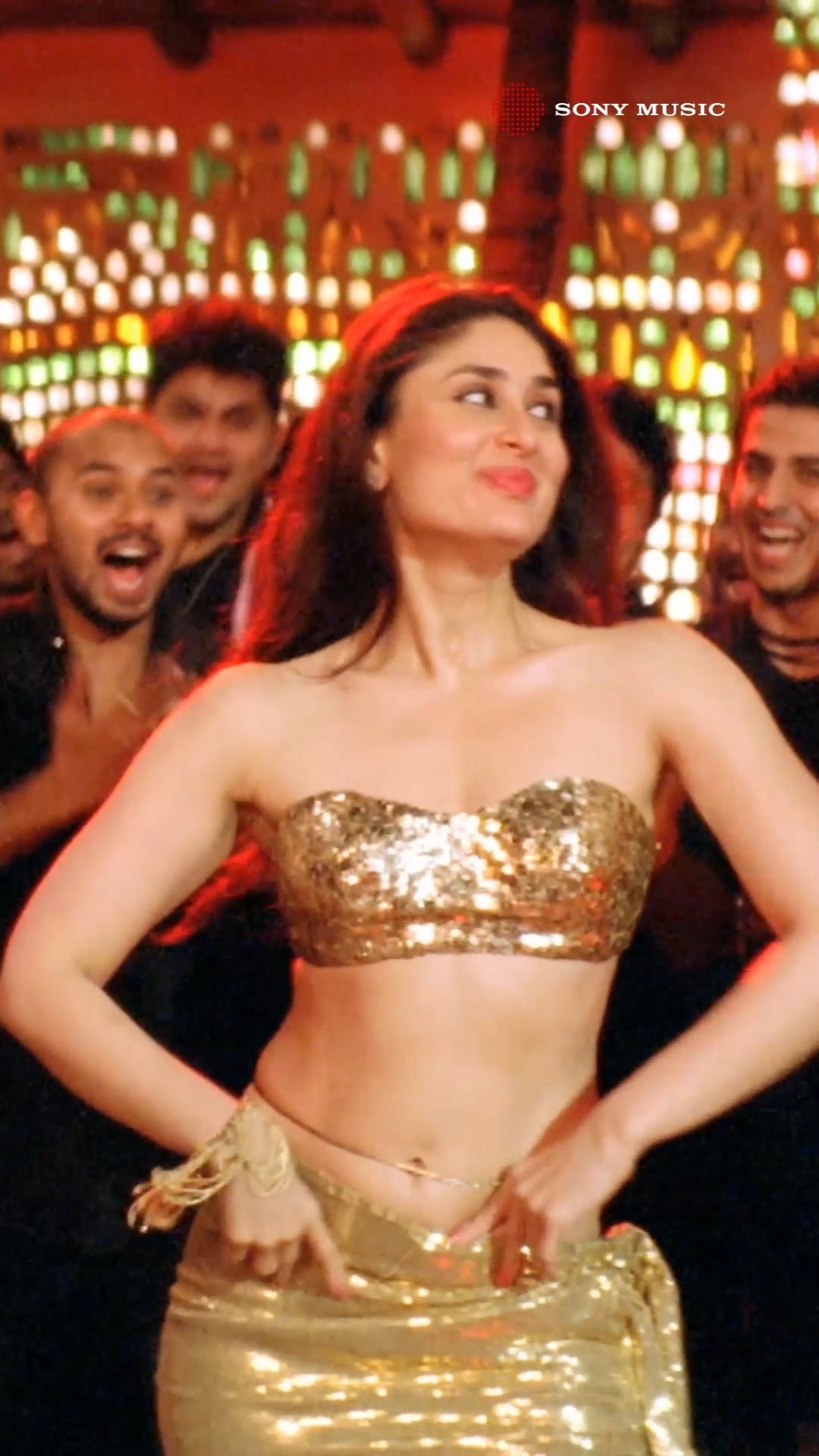 Mary’s swag is unmatched! ? #kareenakapoorkhan #ajayatul #dancesongs